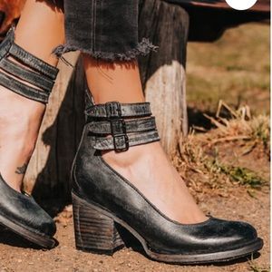 RANDI Freebird black block heels size 7